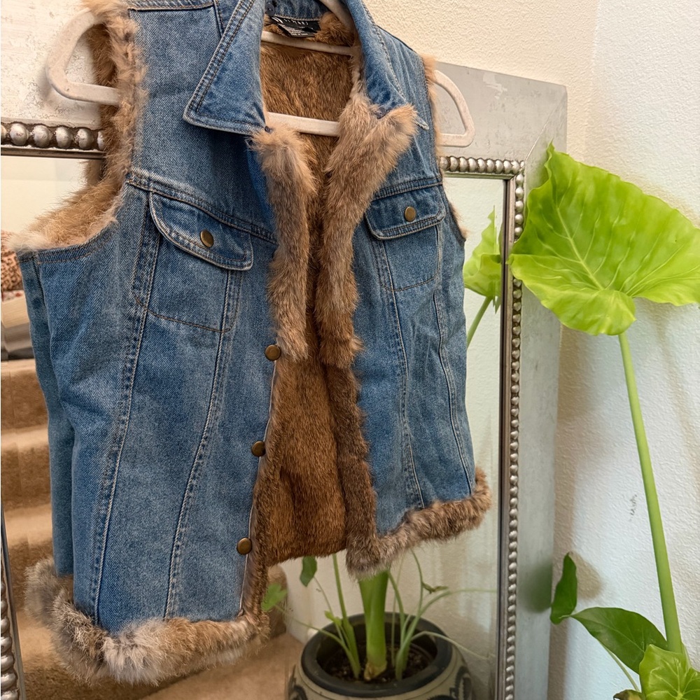 Sisters Denim Vest with Fur Trim - Blue/Brown